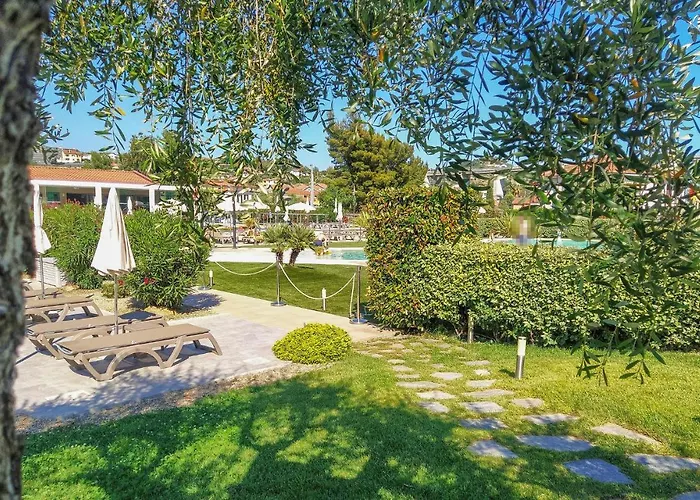 1 Bedroom Beautiful In *
