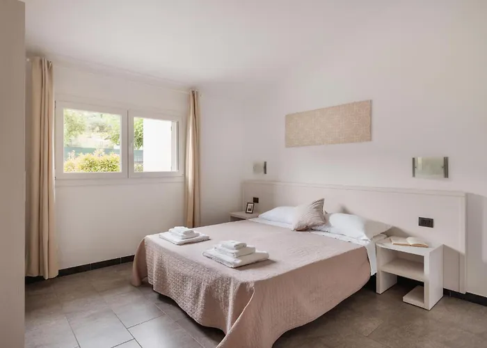 1 Bedroom Beautiful In Imperia