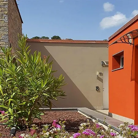 1 Bedroom Beautiful In *