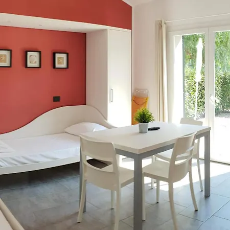 1 Bedroom Beautiful In Casa vacanze *